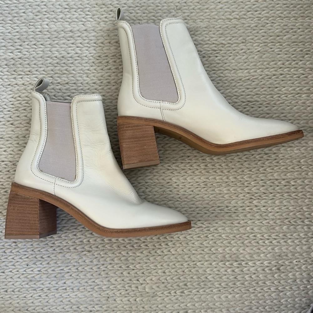 DOLCE VITA ILIANA BOOTS in BONE